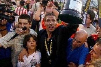 Diego Simeone campeón con Estudiantes en el 2006