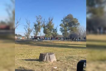 El corte es protgonizado por trabajadores de Cresta Roja