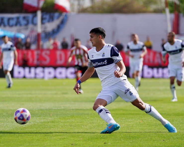 Ramón Sosa en la visita de Gimnasia a Barracas Central (Prensa GELP)