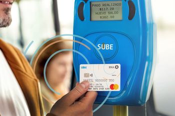 sube debito: como funcionara y como obtenerla