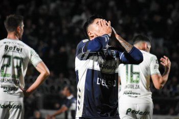 Cristian Tarragona se lamenta en Gimnasia (Foto: Triperomaníacos).