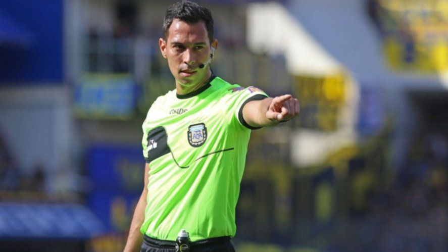 Tello, una de las opciones para dirigir Estudiantes vs. Gimnasia.