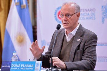 Gollán dijo que se desacelera la curva de contagios