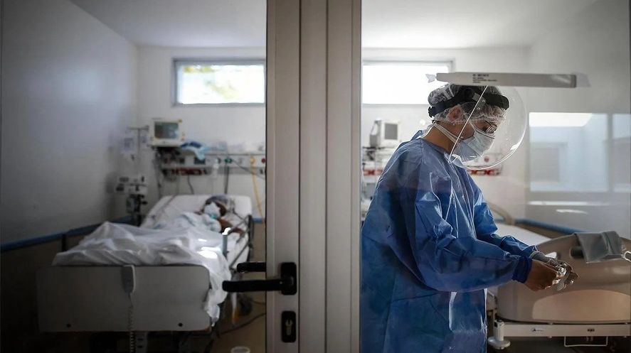 En las últimas 24 horas se confirmaron 6.199 casos y 14 fallecidos por coronavirus en provincia de Buenos Aires.