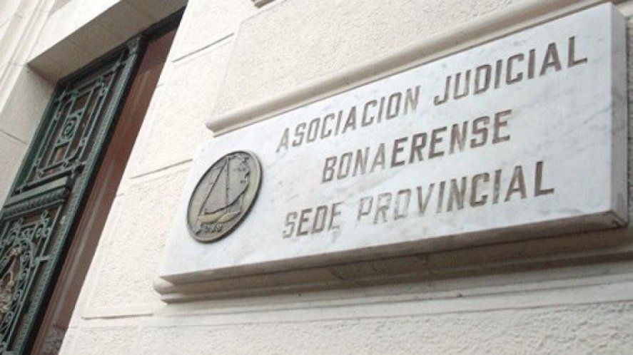 Judiciales reclaman a la Corte y siguen con retención de tareas