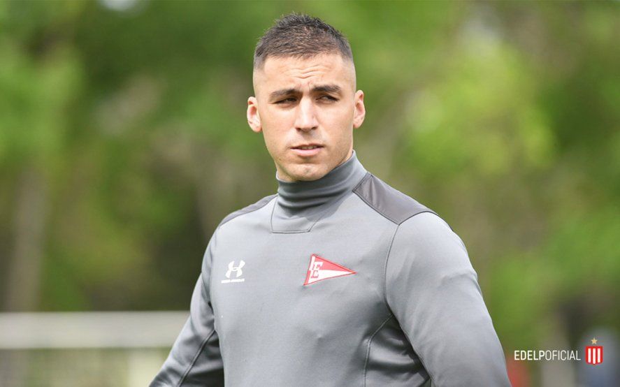 Pese al grave accidente del que fue parte en la madrugada del domingo, en el que murió una mujer, Tobio entrenó con Estudiantes.