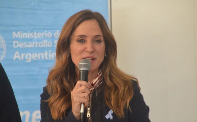 Victoria Tolosa Paz explicó las medidas de ayuda a beneficiarios de planes sociales