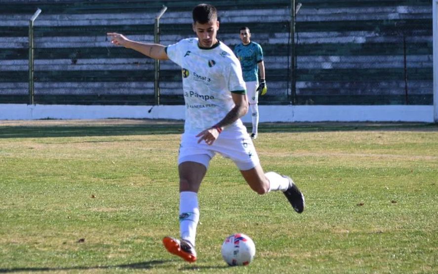 Tomás Fernández volverá a Gimnasia tras un 2022 de mucha acción en General Pico.