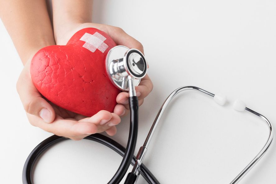 La iniciativa intenta generar conciencia sobre el aumento de infartos durante los campeonatos de futbol, a través de la campaña Cancelen el Mundial