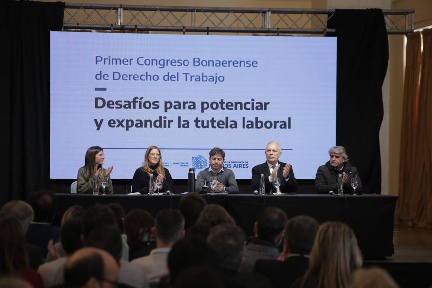 El gobernador Axel Kicillof agradeció a Mara Ruiz Malec, le dio la bienvenida a Walter Correa y no olvidó a la Gestapo de Cambiemos en el Ministerio de Trabajo.