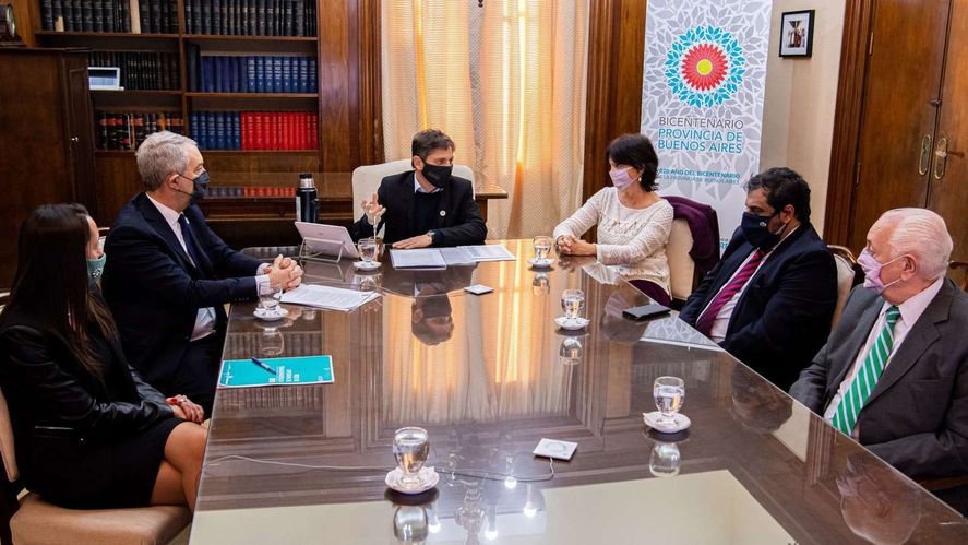 Axel Kicillof y Mercedes Marcó del Pont junto a Julio Alak y Ana Laura Ramos firmaron un convenio para mejorar la transparencia en la presentación de declaraciones juradas patrimoniales de funcionarios.