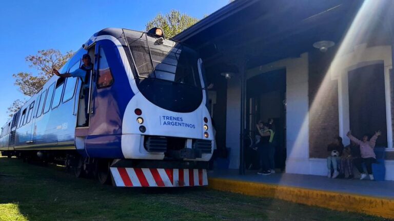 Luego de 47 años, el tren vuelve a pasar por Lozano