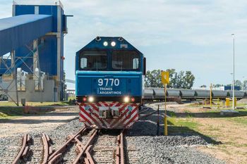 Los pasajes de Trenes Argentinos son notablemente más baratos que la alternativa por micros de larga distancia. Foto NA.