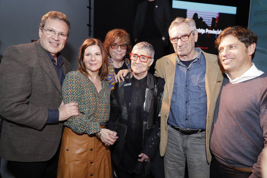 Teresa Parodi y Tristán Bauer fueron alungos de los que participaron del acto encabezado por Axel Kicillof. Teresa Parodi y Tristán Bauer fueron alungos de los que participaron del acto encabezado por Axel Kicillof.