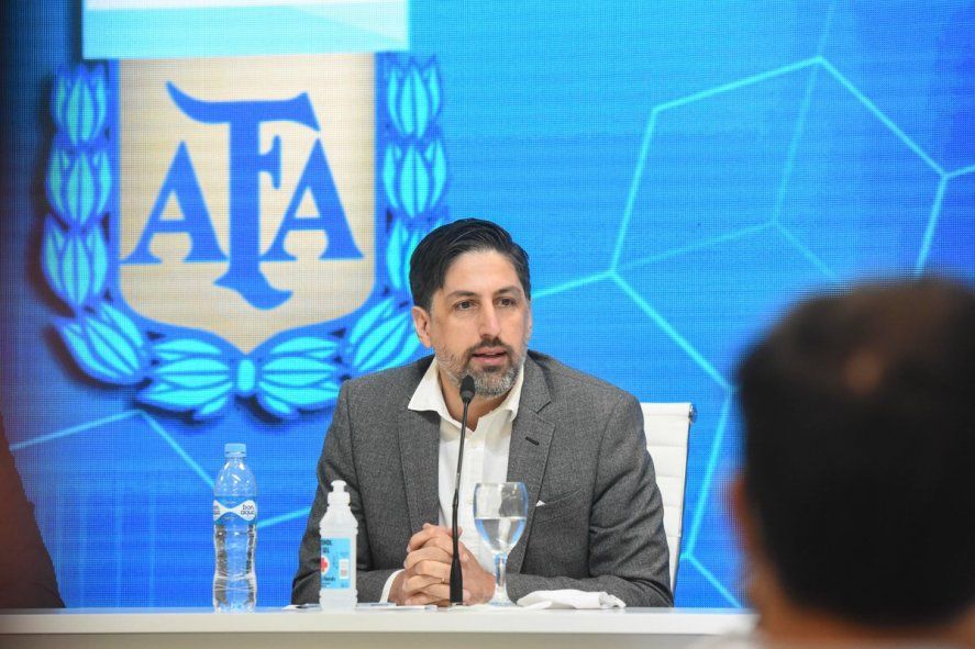 Nicolás Trotta en AFA presentando el programa: