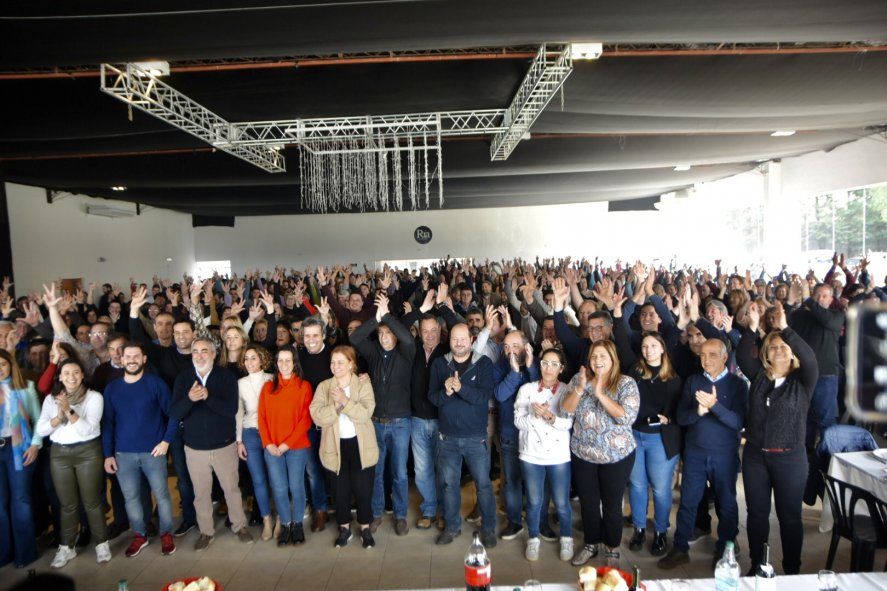 La UCR hace pie en la provincia  y pide pista en Juntos