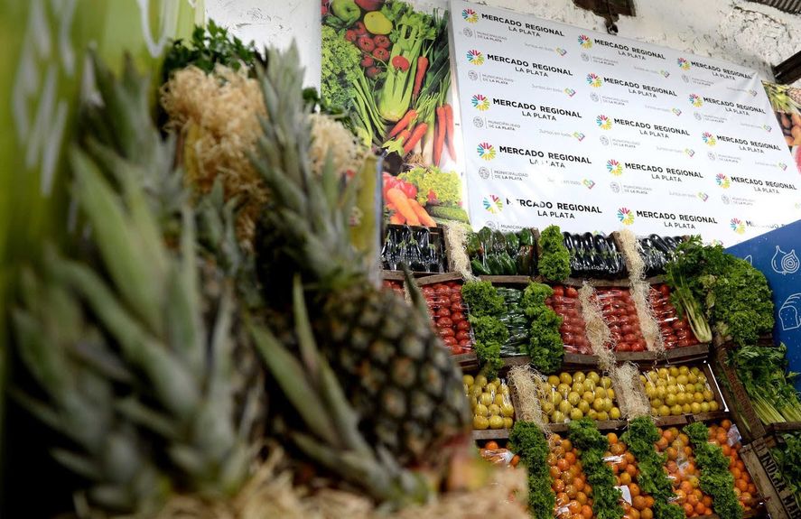 En el Mercado Central La Plata se podrá conseguir el kilo de pan a $200, el litro de leche a $110 y el medio kilo de yerba a $369,99.