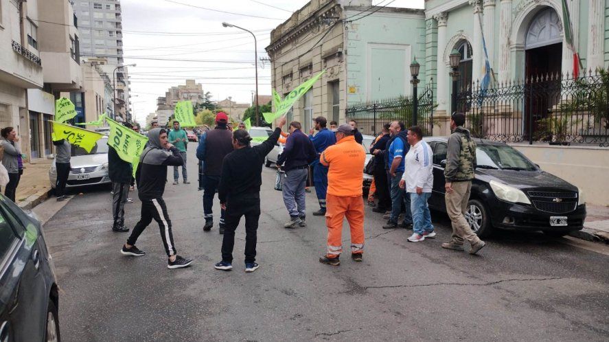 Autovía de la Ruta 3: La UOCRA denuncia 45 despidos y obradores parados Autovía de la Ruta 3: La UOCRA denuncia 45 despidos y obradores parados