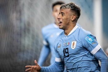Uruguay festeja el gol ante Italia en la final del Mundial Sub 20 en La Plata