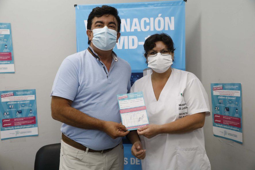 La Matanza: Fernando Espinoza se aplicó la vacuna Sputnik V
