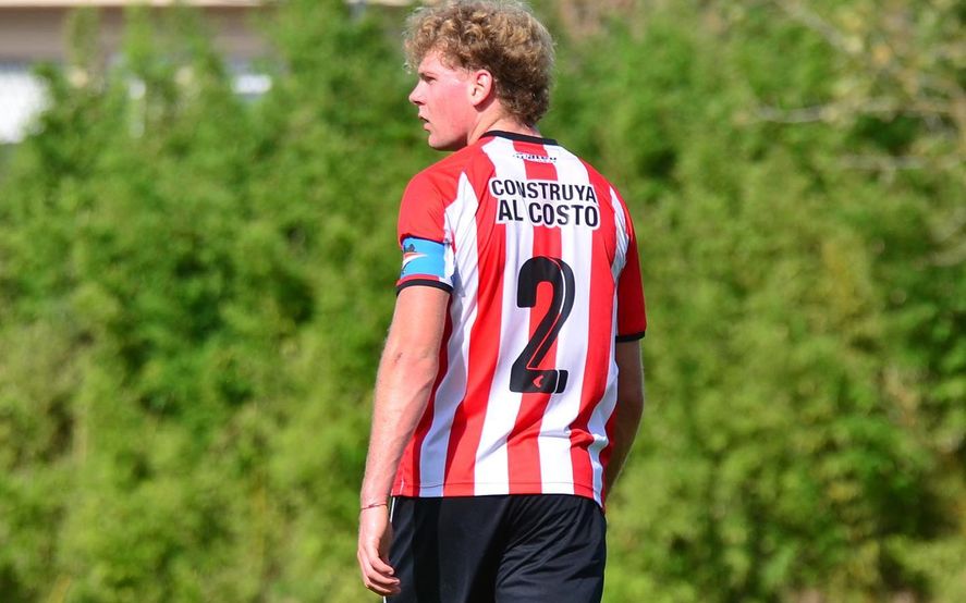 Valente Pierani con la cinta de capitán en las Inferiores de Estudiantes.
