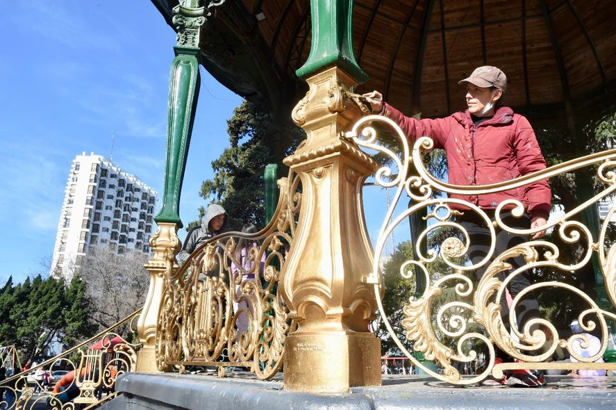 Las tareas de la Municipalidad de La Plata incluirán la restauración de la Glorieta de Plaza San Martín.