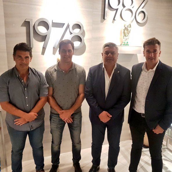Sergio Viola junto a Chiqui Tapia
