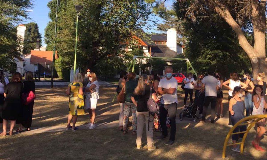 Vecinos piden que la perra de Larraburu deje el barrio tras atacar a chicos