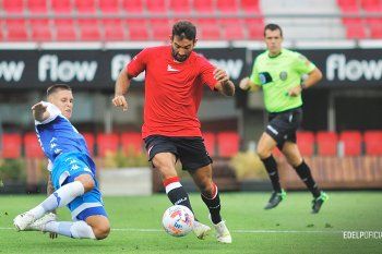 Estudiantes sumó minutos de fútbol frente a Vélez.