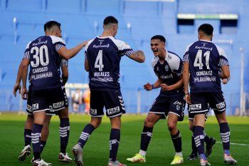 Gimnasia dio pelea y salvó el empate ante Vélez.
