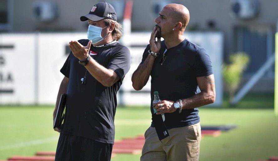 Ricardo Zielinski y Juan Sebastián Verón, en el Country Club de City Bell de Estudiantes