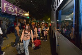 Comenzaron los viajes de egresados gratuitos de la Provincia.
