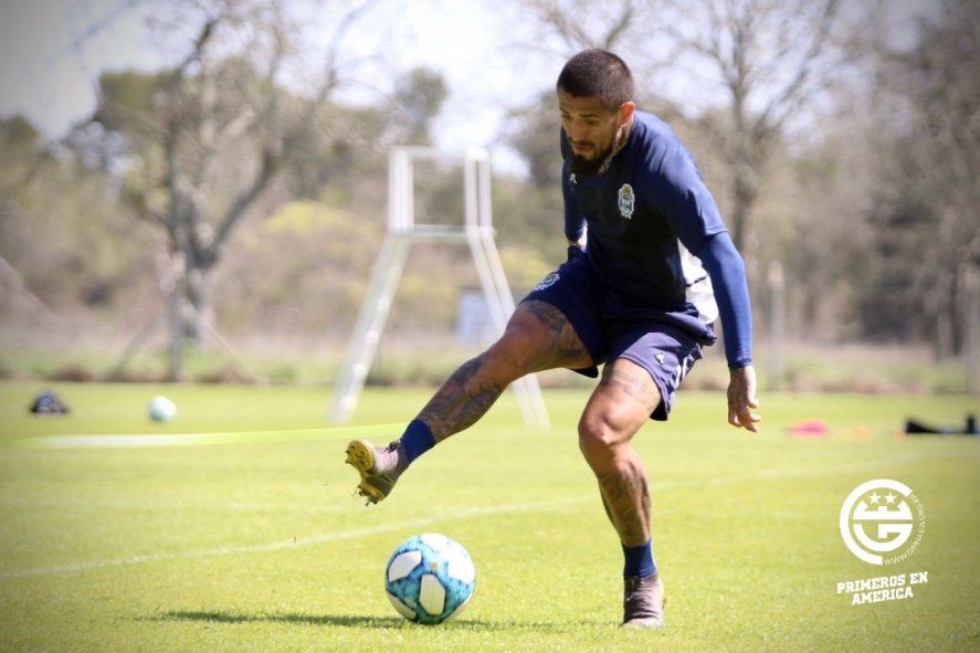 Víctor Ayala será titular mañana en Gimnasia ante Atlético Tucumán