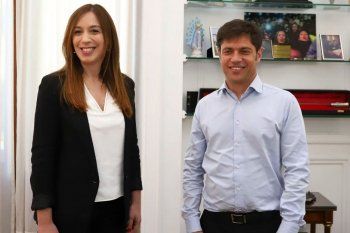 Otros tiempos. María Eugenia Vidal entregándole las atribuciones de mando provincial a Axel Kicillof. Ahora, el actual Gobernador la acusa de entregar sobres a periodistas para comprar sus opiniones 
