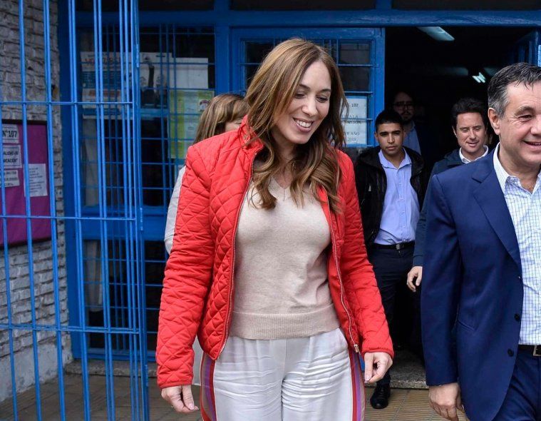 Los medios siguen “destrozando” a María Eugenia Vidal por bajarse