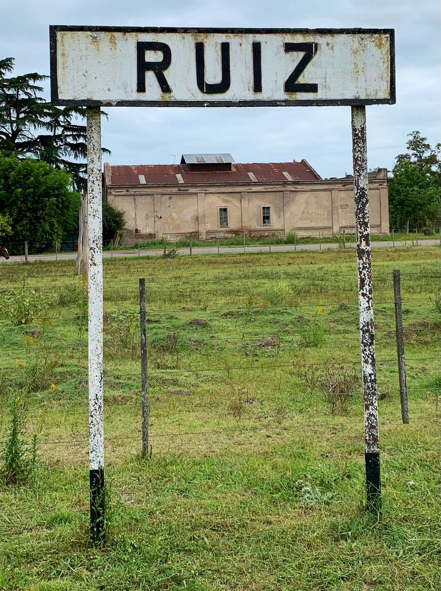 Villa Ruiz En su recorrida bonaerense el joven Guido Rodríguez propone donde para a comer en 10 pueblos pequeños de 10 distritos diferentes en el interior de la provincia de Buenos Aires 