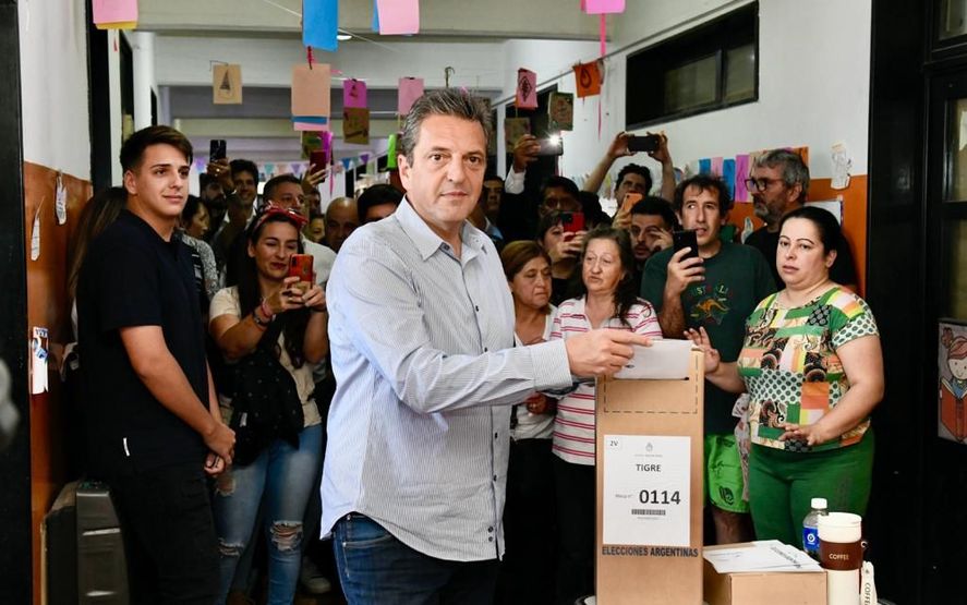 Votó el candidato presidencial de Unión por la Patria, Sergio Massa. Votó el candidato presidencial de Unión por la Patria, Sergio Massa.