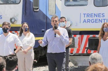 El presidente de la Cámara de Diputados de la Nación, Sergio Massa, participó del viaje de prueba del tren que vuelve a unir a General Guido con Pinamar. 