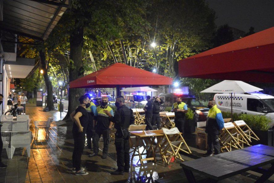 La Plata: clausuran fiestas clandestinas y comercios