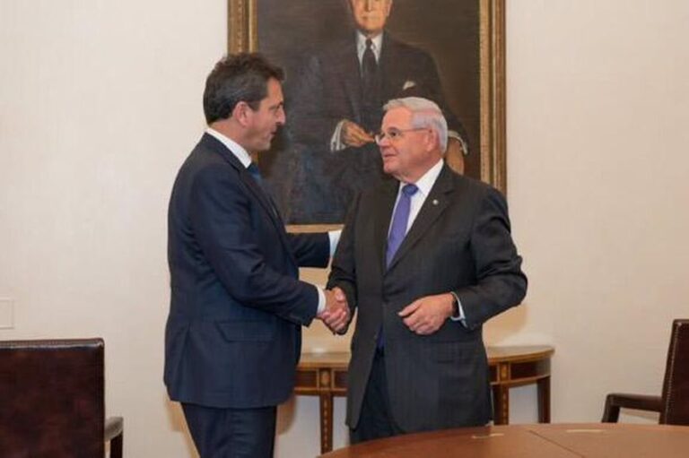 Massa se reunió con figura clave del gobierno de Joe Biden
