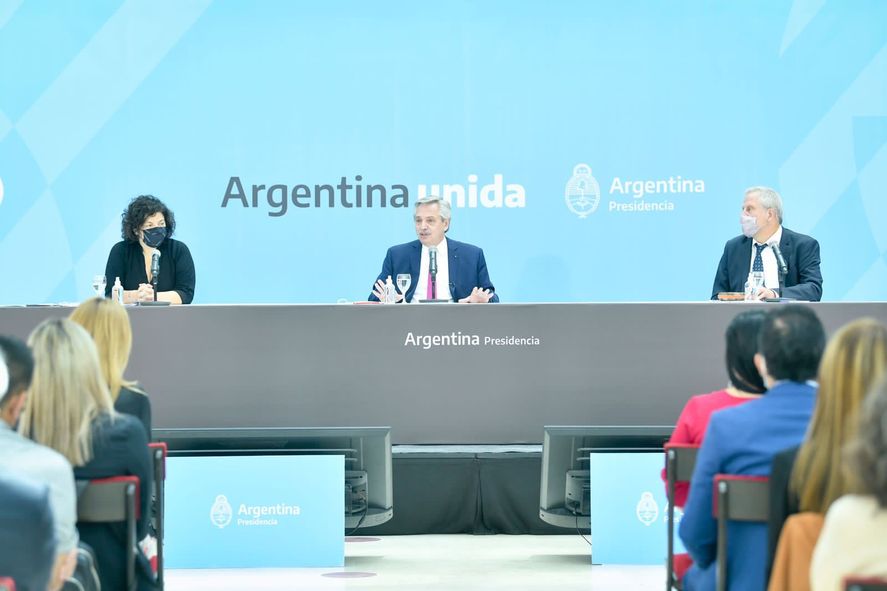 Alberto Fernández presentó el protocolo para volver a clases seguras en la escuela