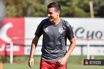 Fernando Zuqui se mostró con el grupo en la mañana de City Bell.