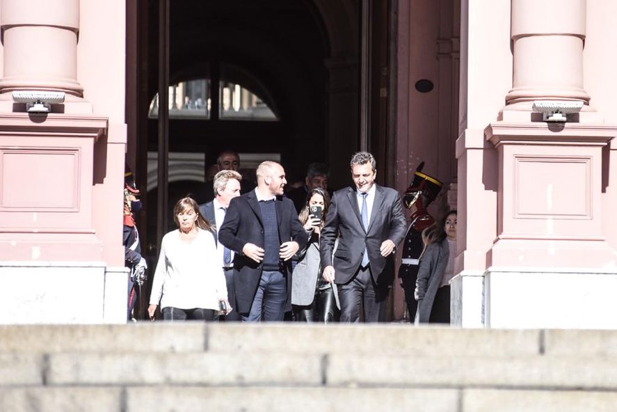 Sergio Massa y Martín Guzmán anunciaron que el piso de Ganancias es de 280 mil pesos