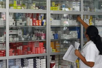 Peligra la atención por OSDE en cien farmacias de La Plata Peligra la atención por OSDE en cien farmacias de La Plata