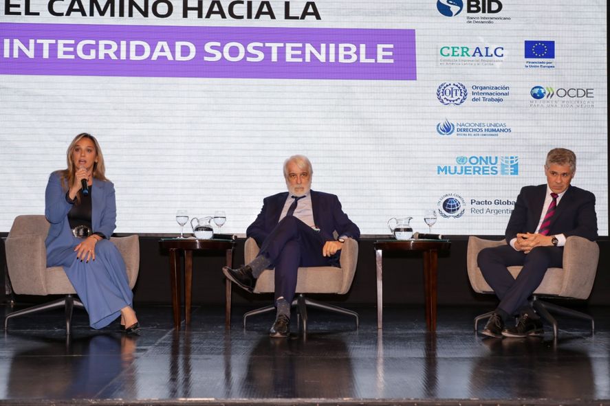 Malena Galmarini, Pablo González y Félix Crous inauguraron el evento sobre integridad y transparencia