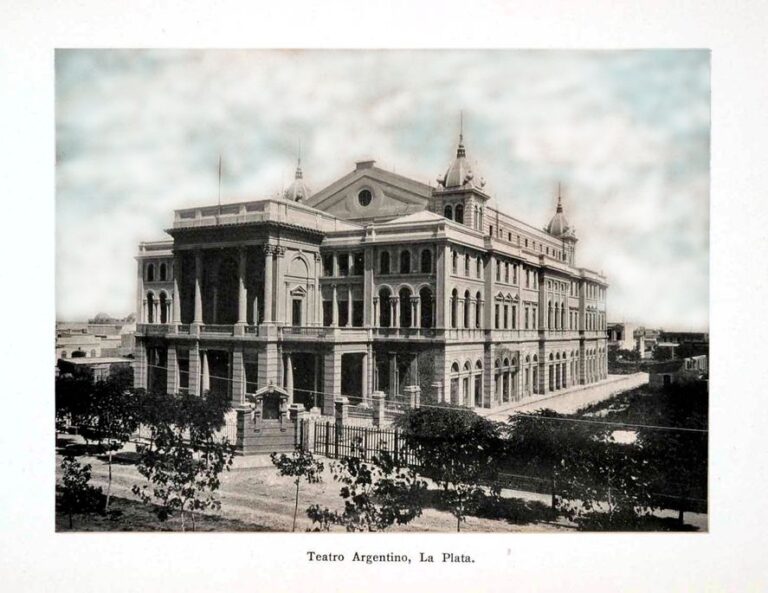 Las increíbles fotos del Teatro Argentino antes del incendio