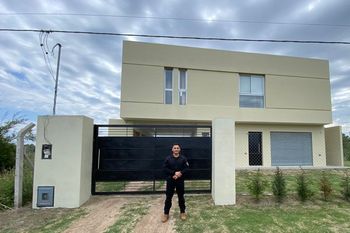 detectan mas de 100 casas colgadas de la luz en barrios top de berisso y ensenada