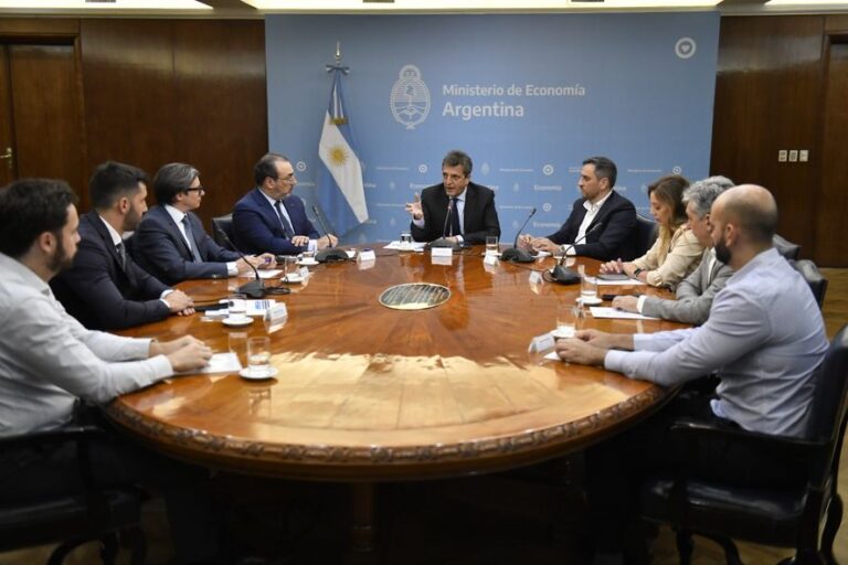 Sergio Massa avanzó en el financiamiento del segundo tramo del gasoducto Néstor Kirchner