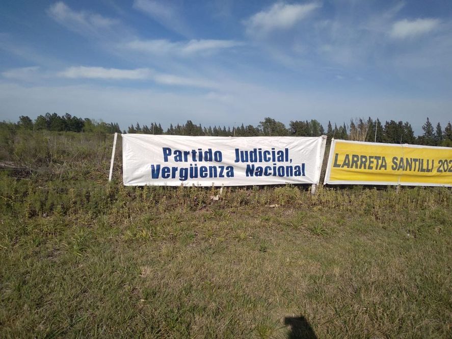 La campaña electoral comenzó y los pasacalles ya son los protagonistas de las rutas bonaerenses. 