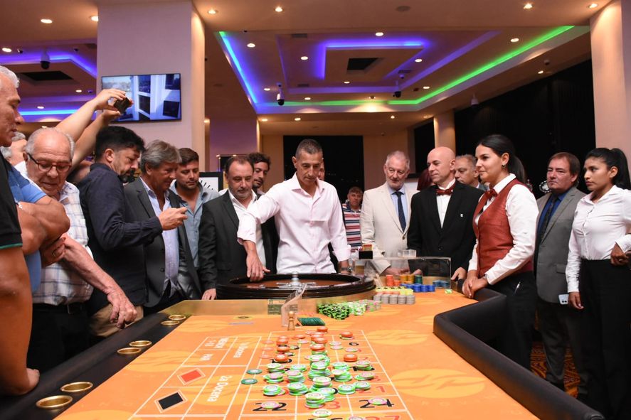 El Casino de Pinamar lanzó la temporada 2023 con el lanzamiento a la primera bola, resultando ser ganador 